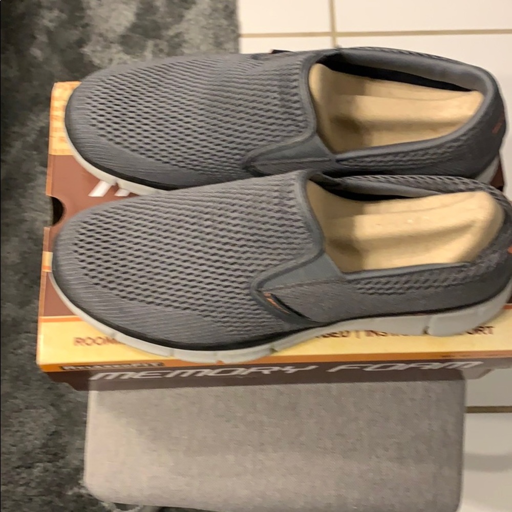 Memory Foam Relaxed Fit Casual Shoe